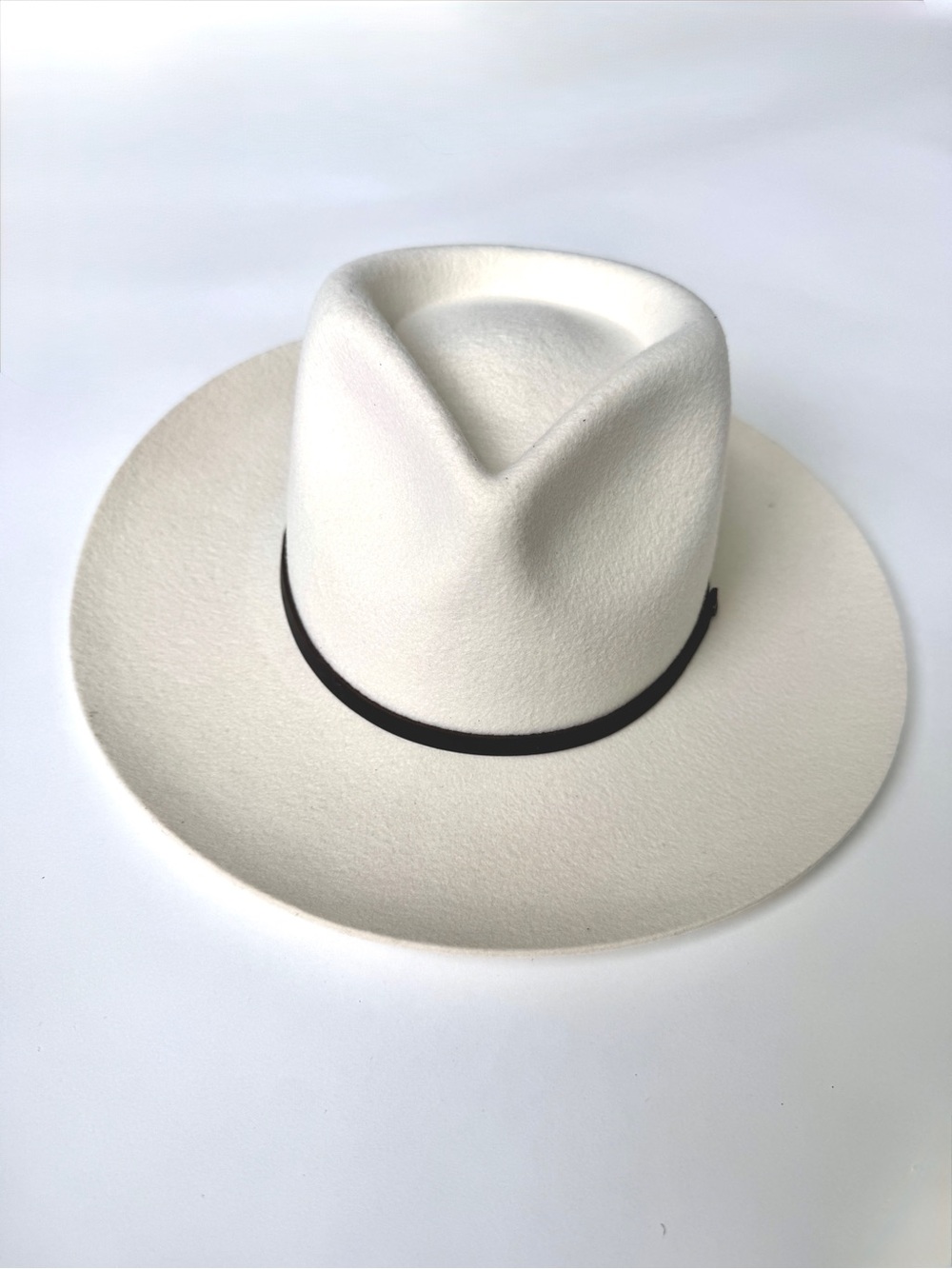 Classic Wide-Brim Women's Cream Fedora with Black Band
